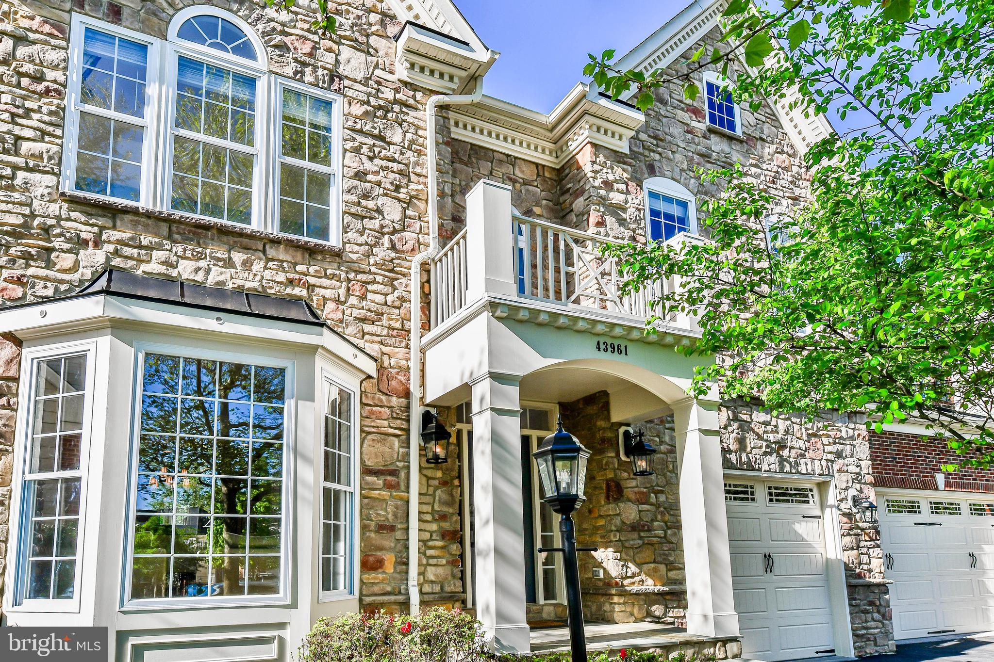 LANSDOWNE ON THE POTOMAC - Residential