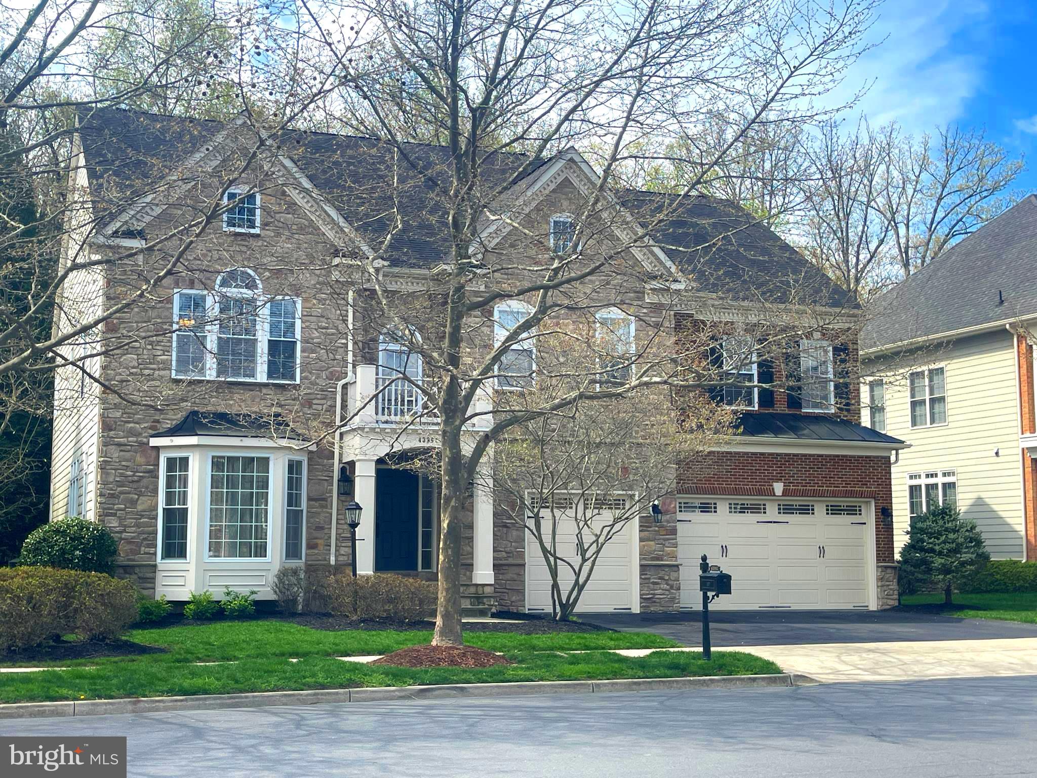 LANSDOWNE ON THE POTOMAC - Residential