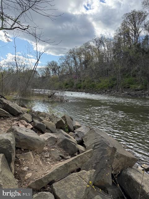 LANSDOWNE ON THE POTOMAC - Residential