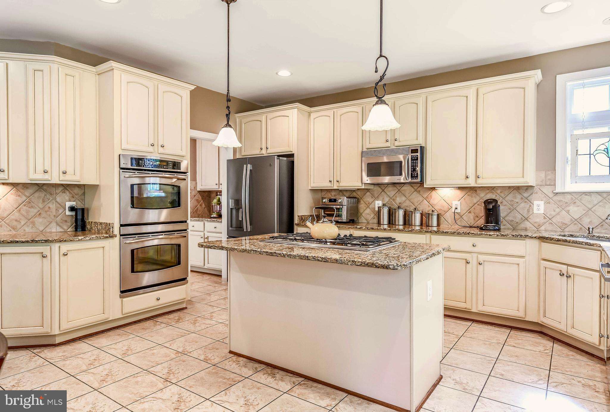 LANSDOWNE ON THE POTOMAC - Residential