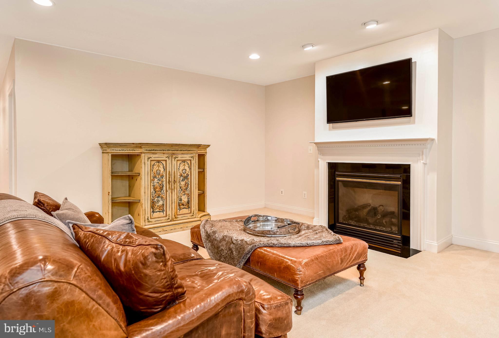 LANSDOWNE ON THE POTOMAC - Residential