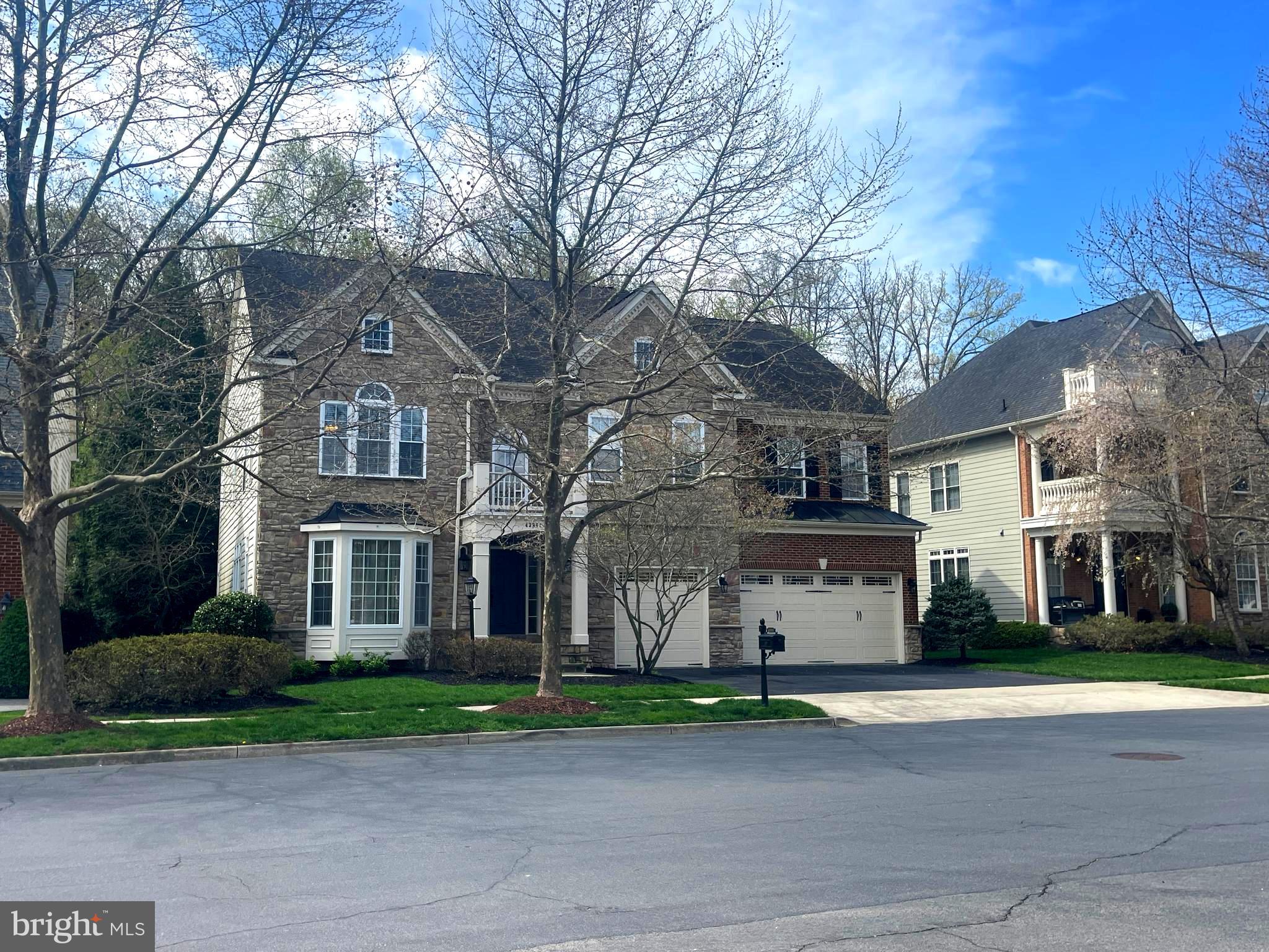 LANSDOWNE ON THE POTOMAC - Residential
