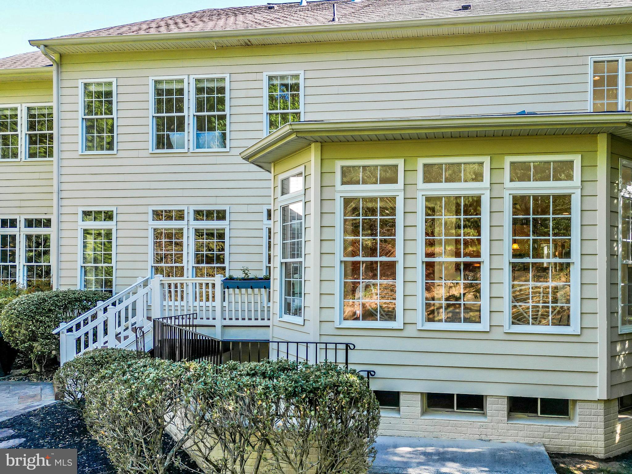 LANSDOWNE ON THE POTOMAC - Residential