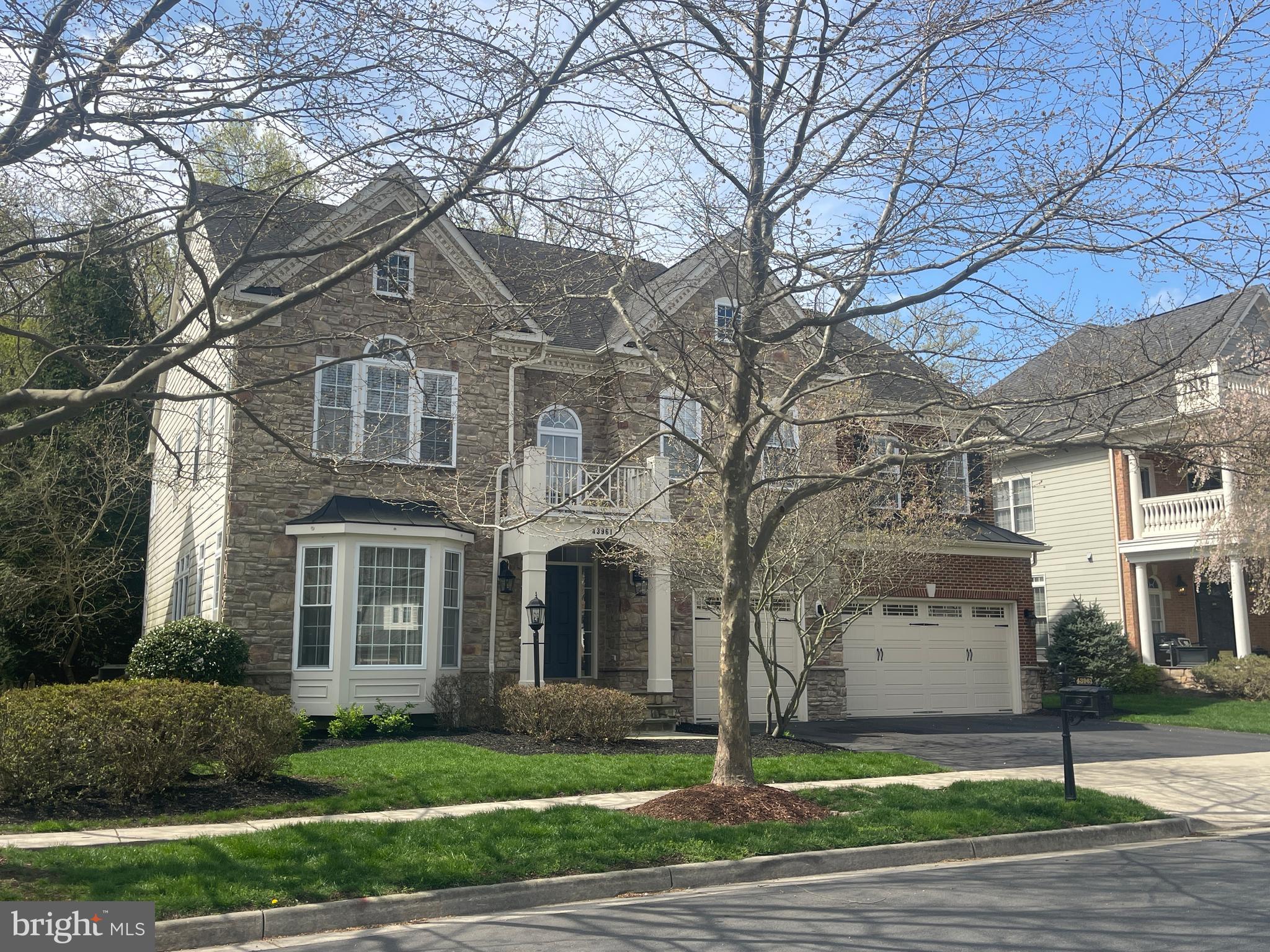 LANSDOWNE ON THE POTOMAC - Residential