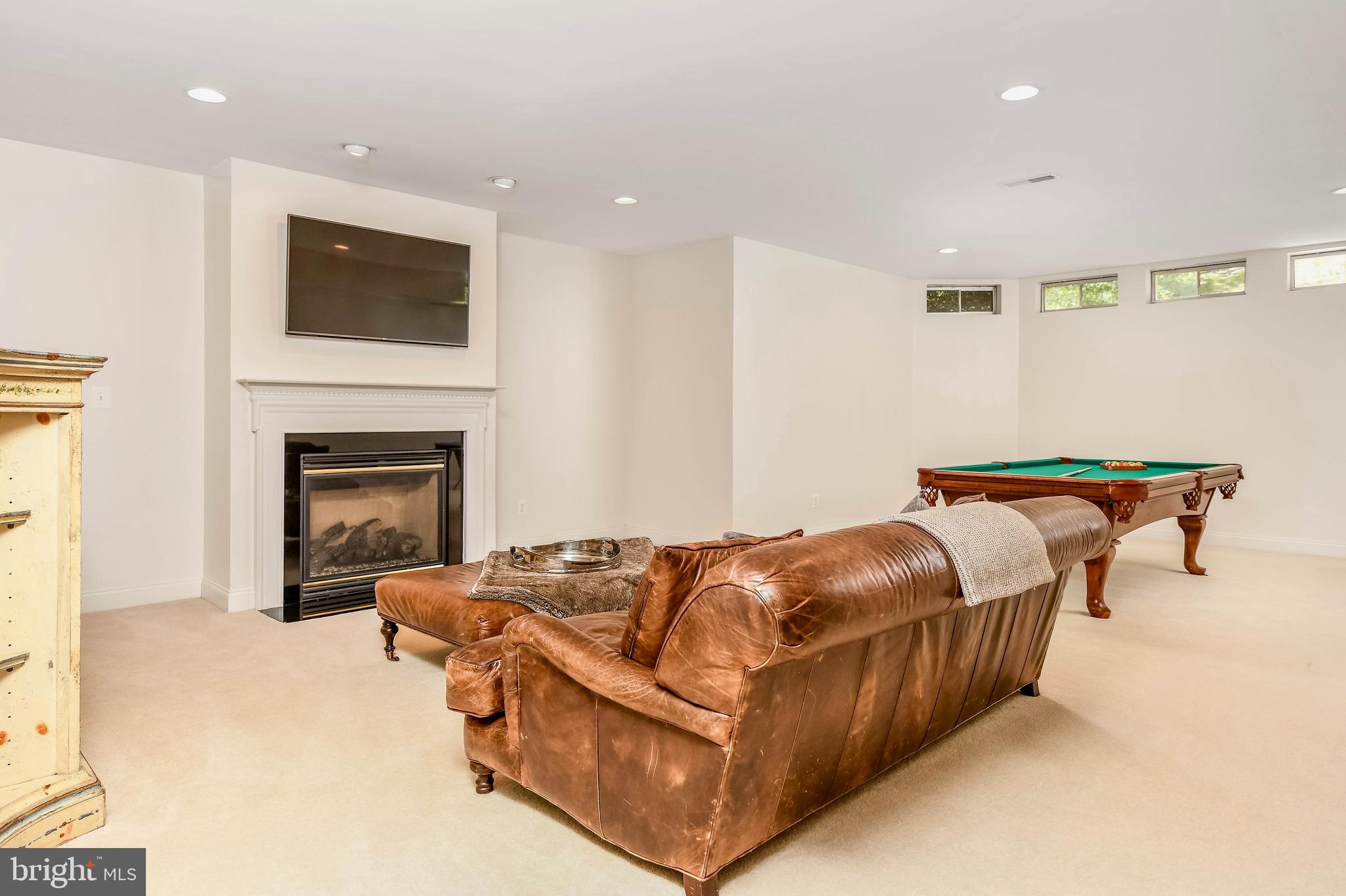 LANSDOWNE ON THE POTOMAC - Residential