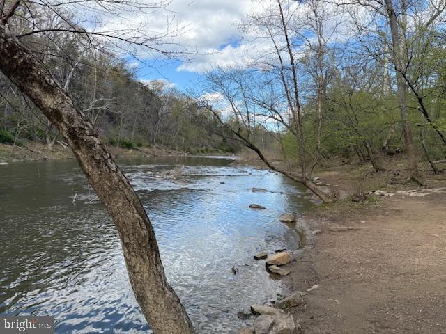 LANSDOWNE ON THE POTOMAC - Residential