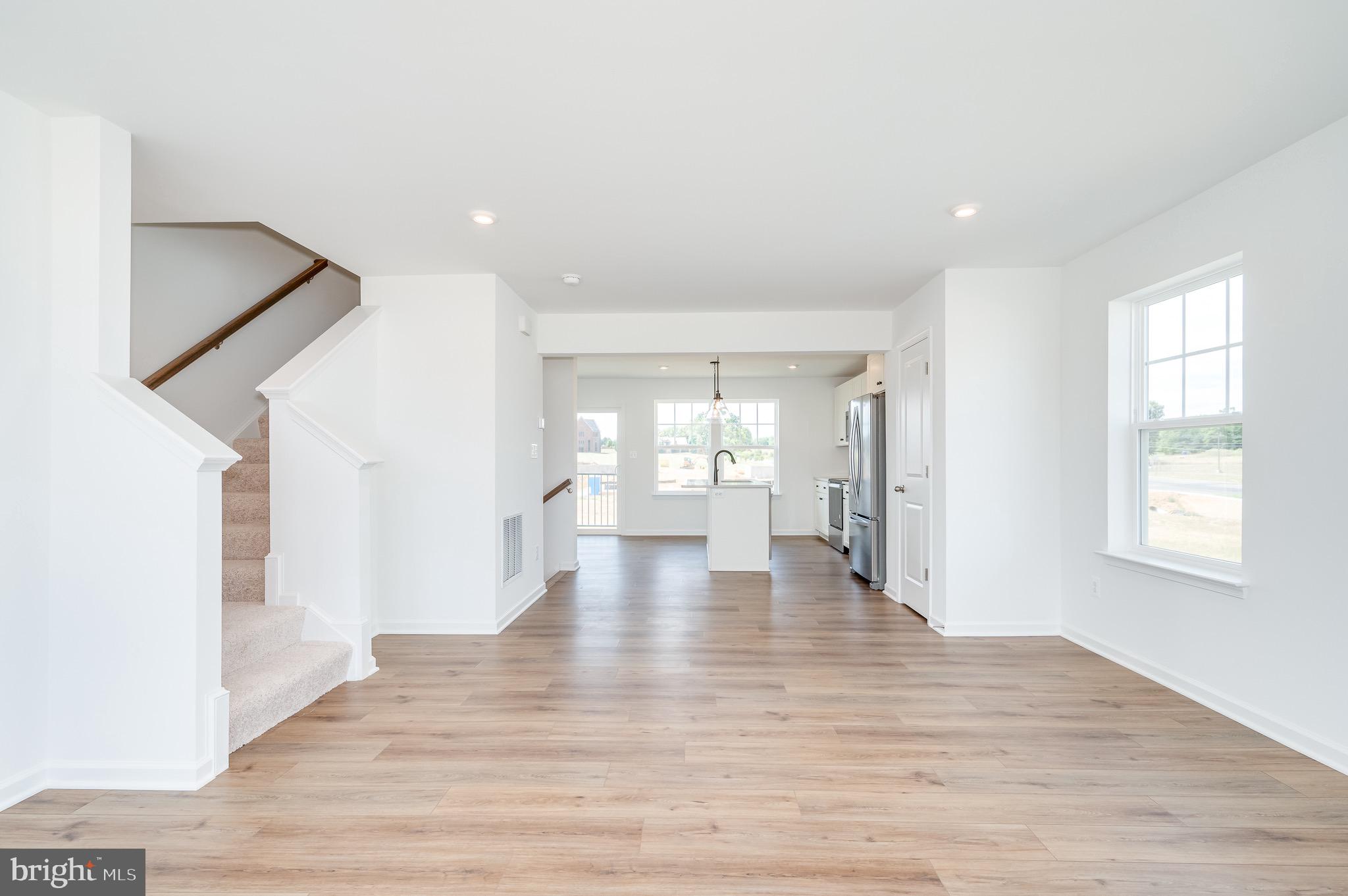 KING'S CROSSING - Residential Lease