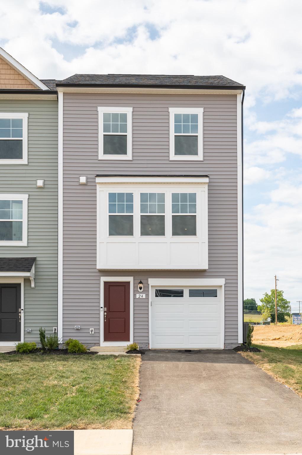 KING'S CROSSING - Residential Lease