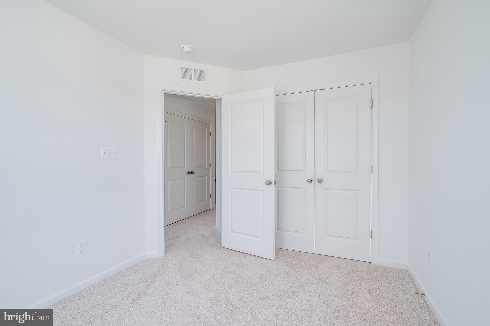 KING'S CROSSING - Residential Lease