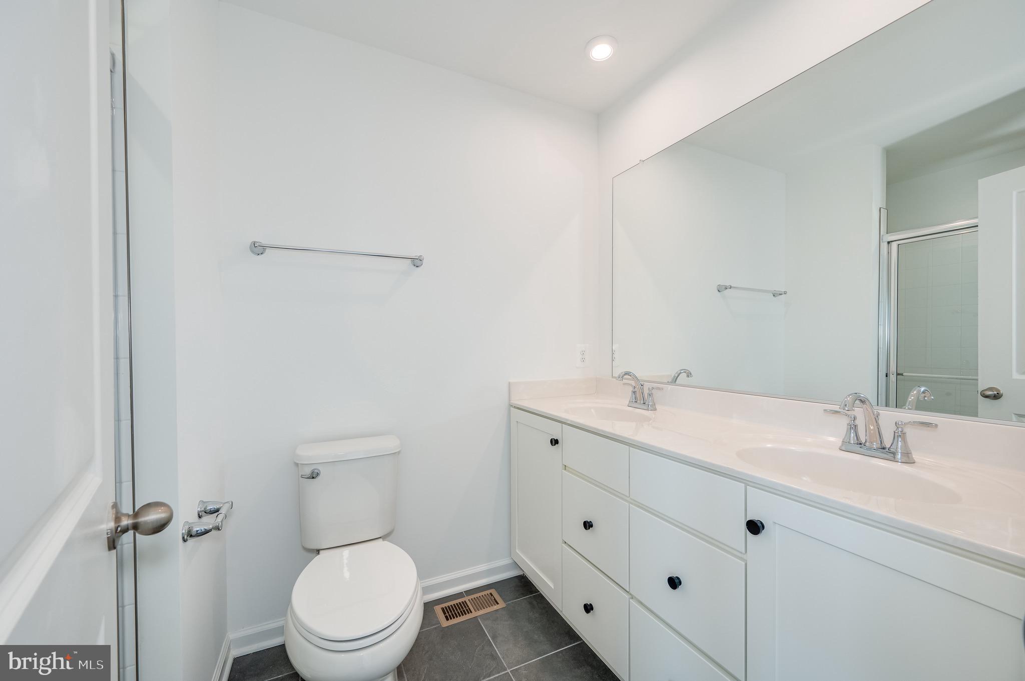 KING'S CROSSING - Residential Lease