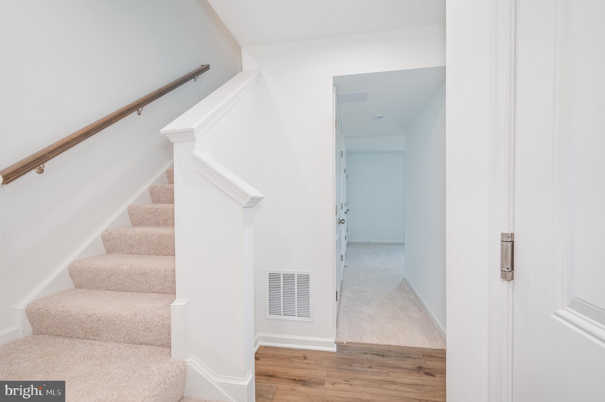 KING'S CROSSING - Residential Lease