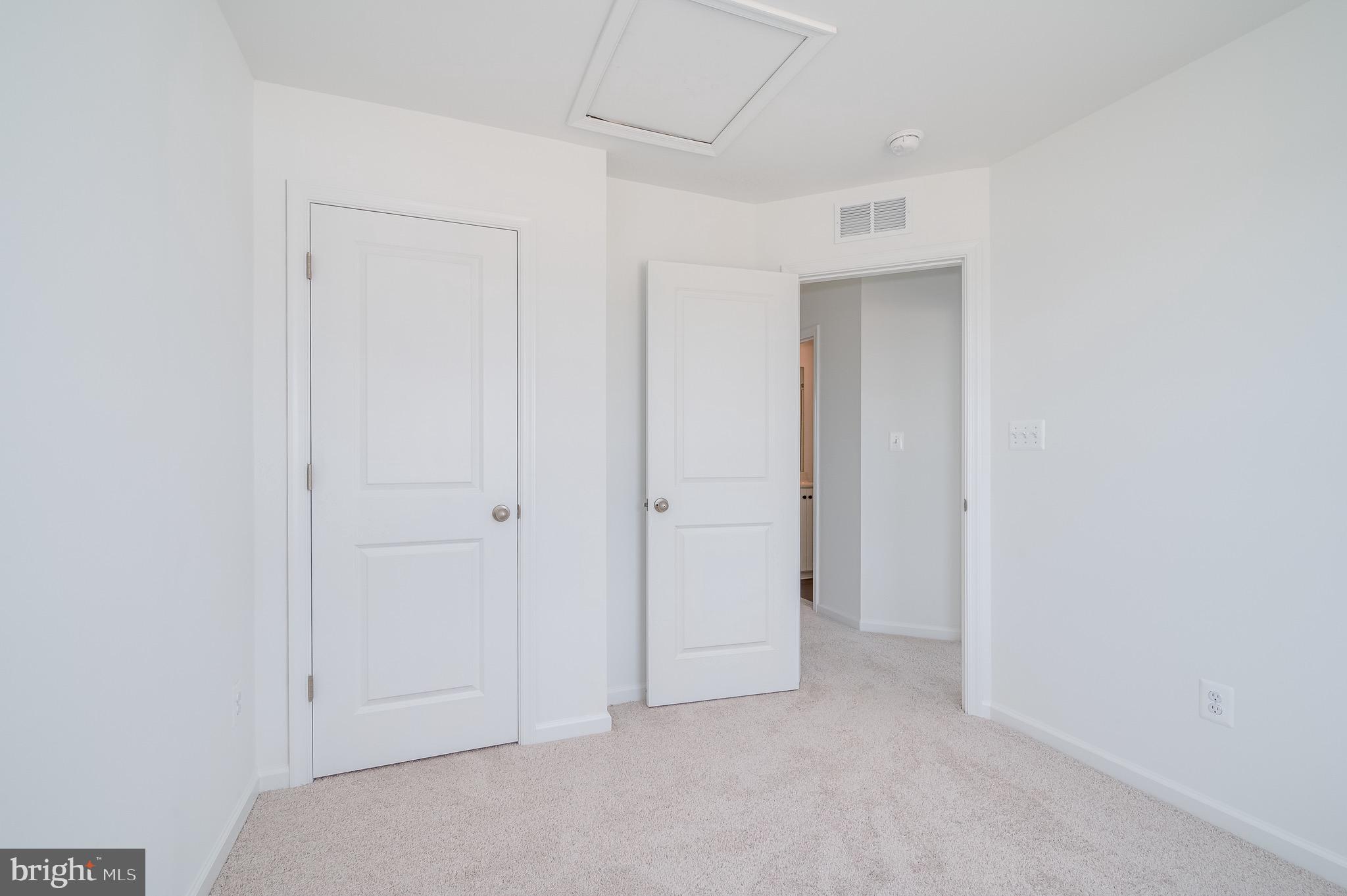 KING'S CROSSING - Residential Lease