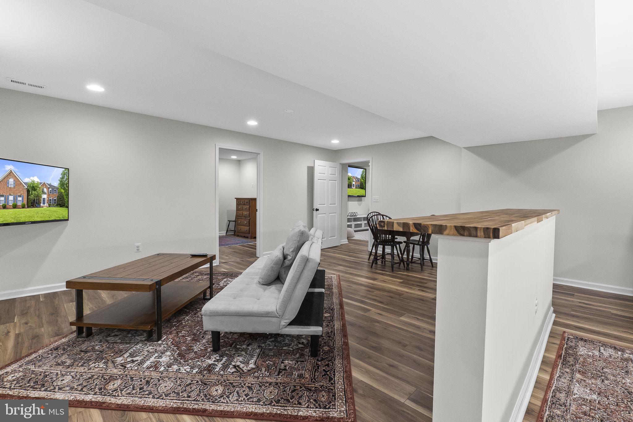 BROOKSIDE - Residential