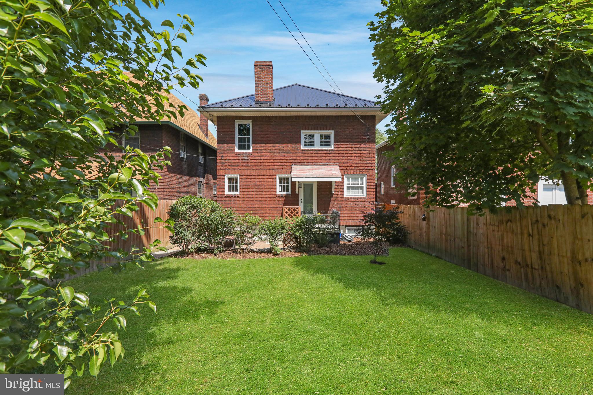 JOHNSON HEIGHTS - Residential