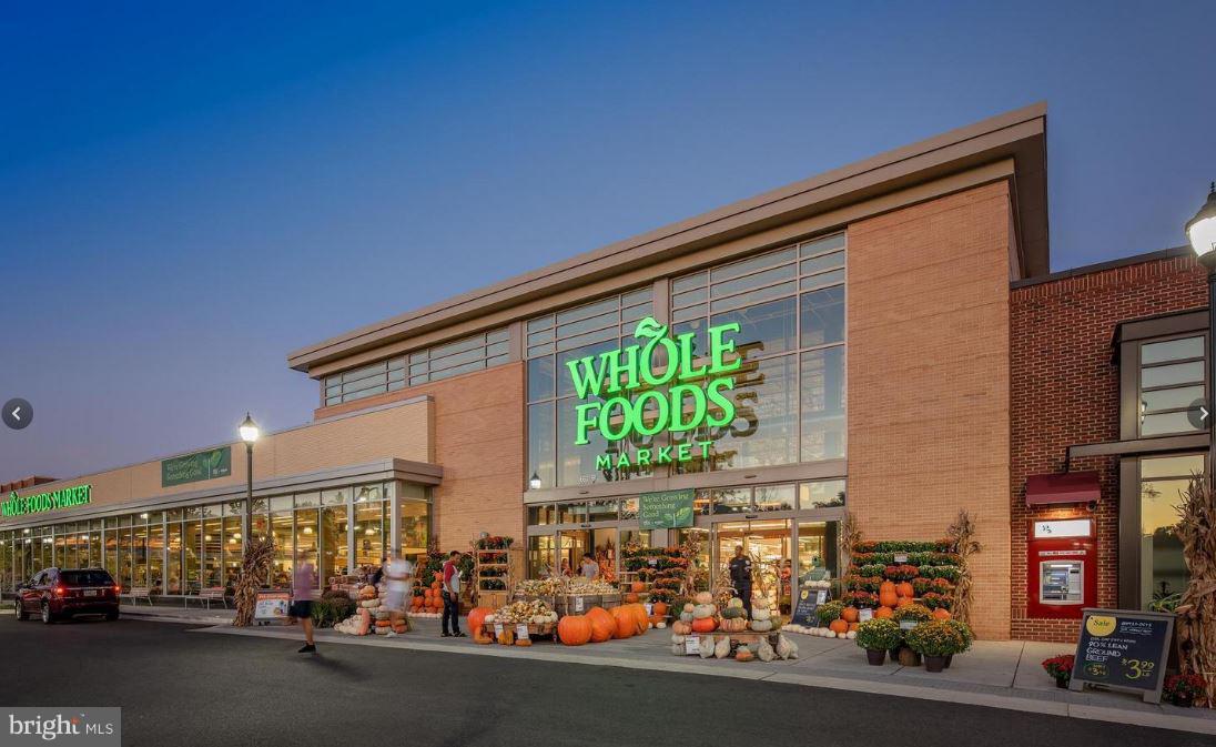 RIVERDALE PARK STATION - Residential Lease