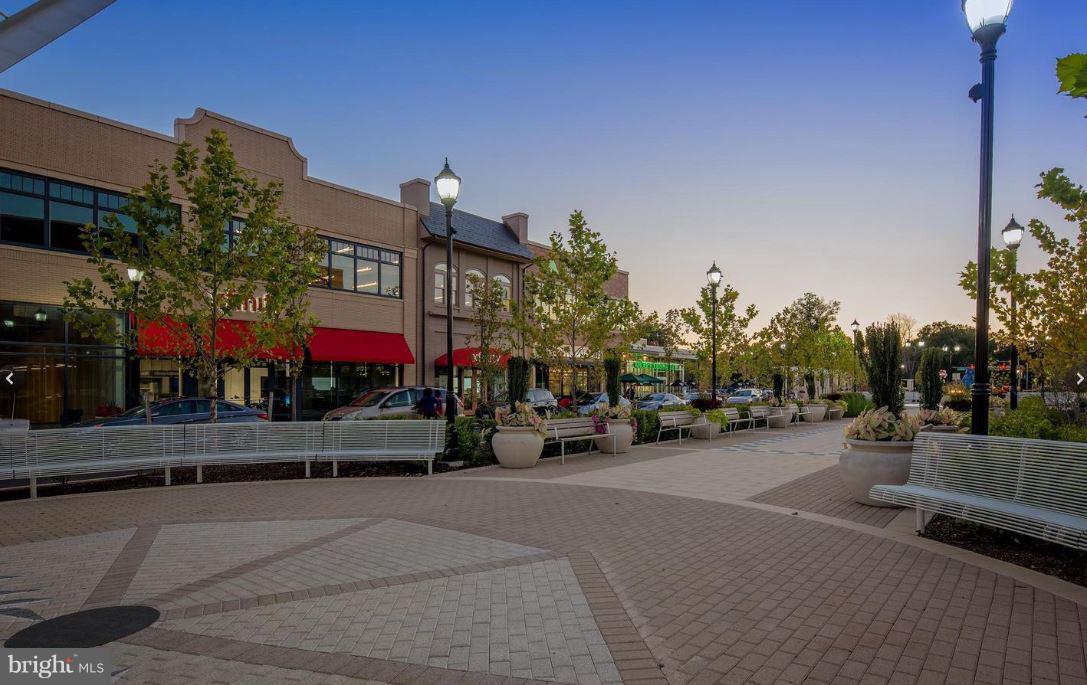 RIVERDALE PARK STATION - Residential Lease