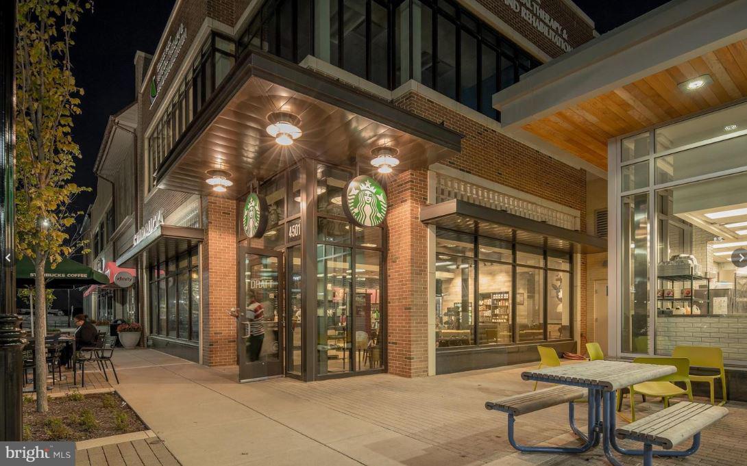 RIVERDALE PARK STATION - Residential Lease