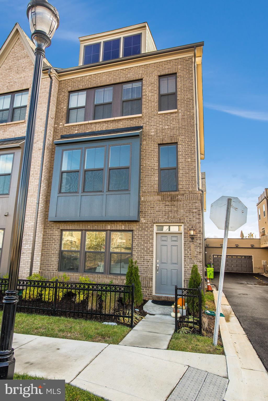 RIVERDALE PARK STATION - Residential Lease