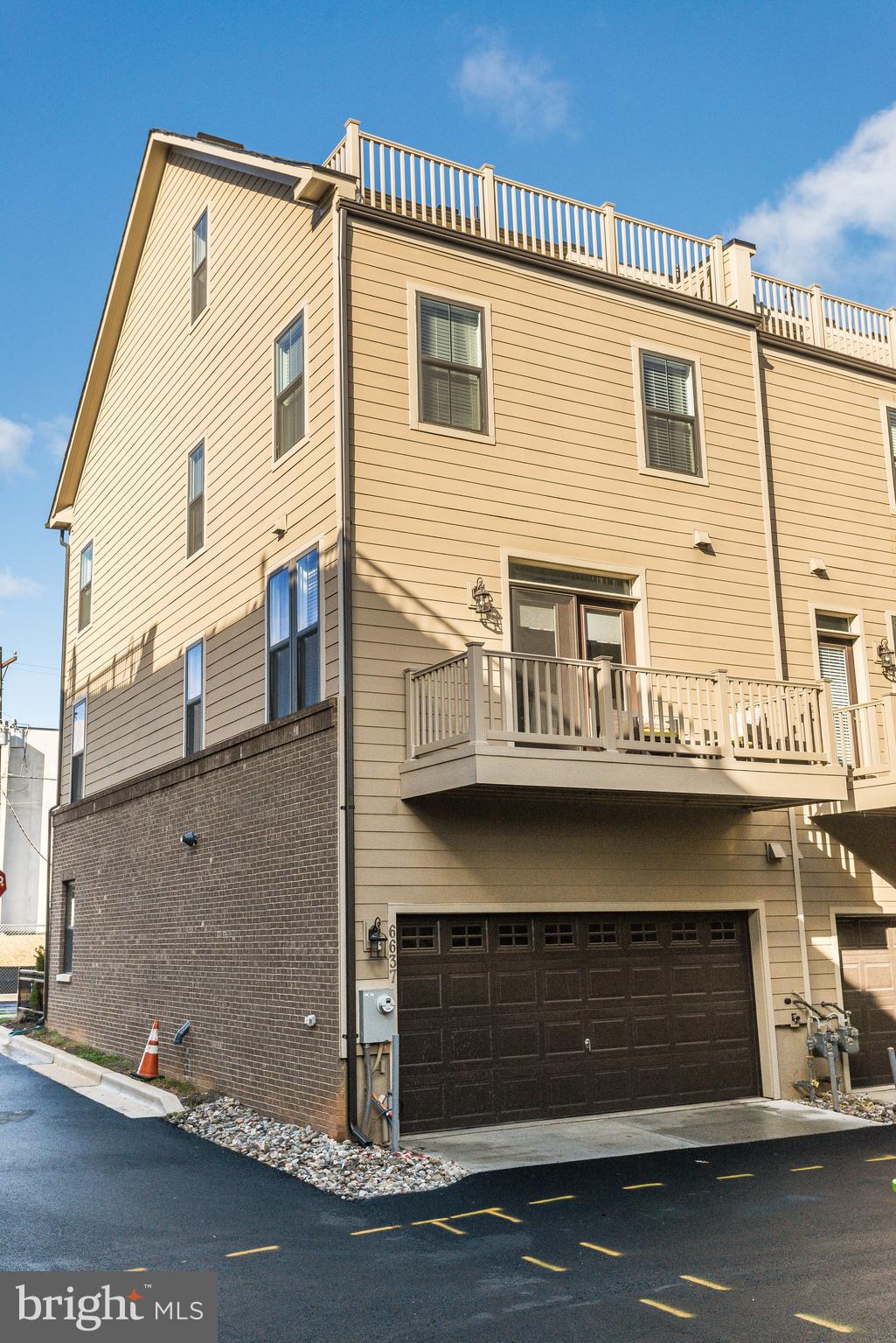 RIVERDALE PARK STATION - Residential Lease