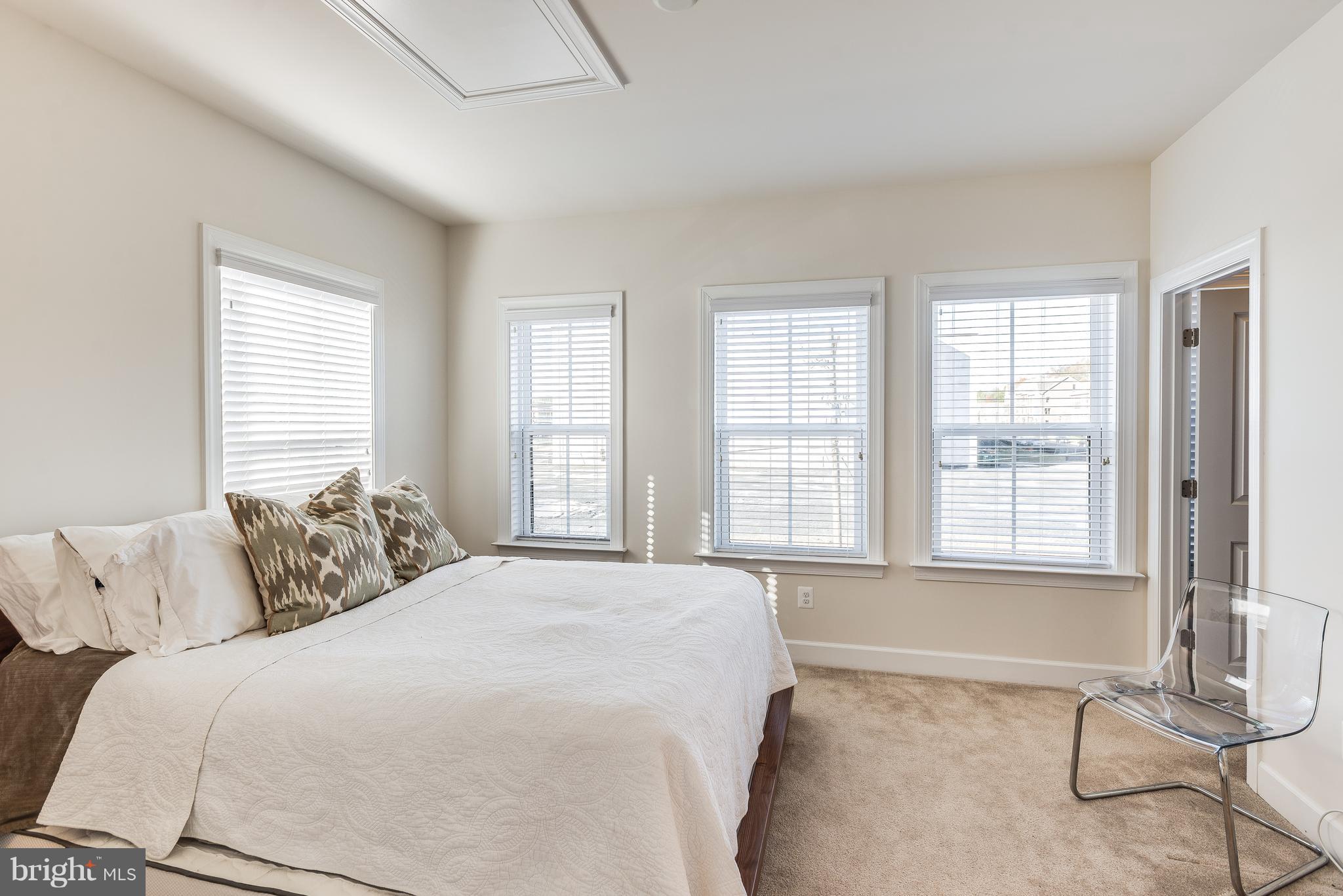 RIVERDALE PARK STATION - Residential Lease