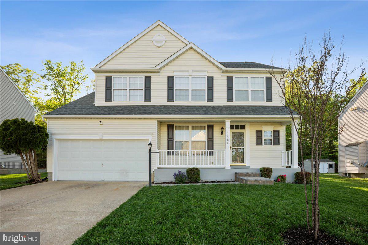🔑 Listed at $515,000 – Move-In Ready & Full of Charm!
This beautifully maintained 4BR/3.5BA home offers three spacious levels of modern living in a quiet, convenient neighborhood. Enjoy a bright living room with hardwood floors, an open-concept kitchen with an island, a luxurious primary suite with a walk-in closet, and a landscaped backyard perfect for relaxing or entertaining. Bonus features include a finished family room, 2-car garage, front porch, and an unfinished basement ready for your ideas. Close to shopping, parks, dining, and commuter routes—this home has it all!
📞 Don’t miss your chance—schedule your tour today!