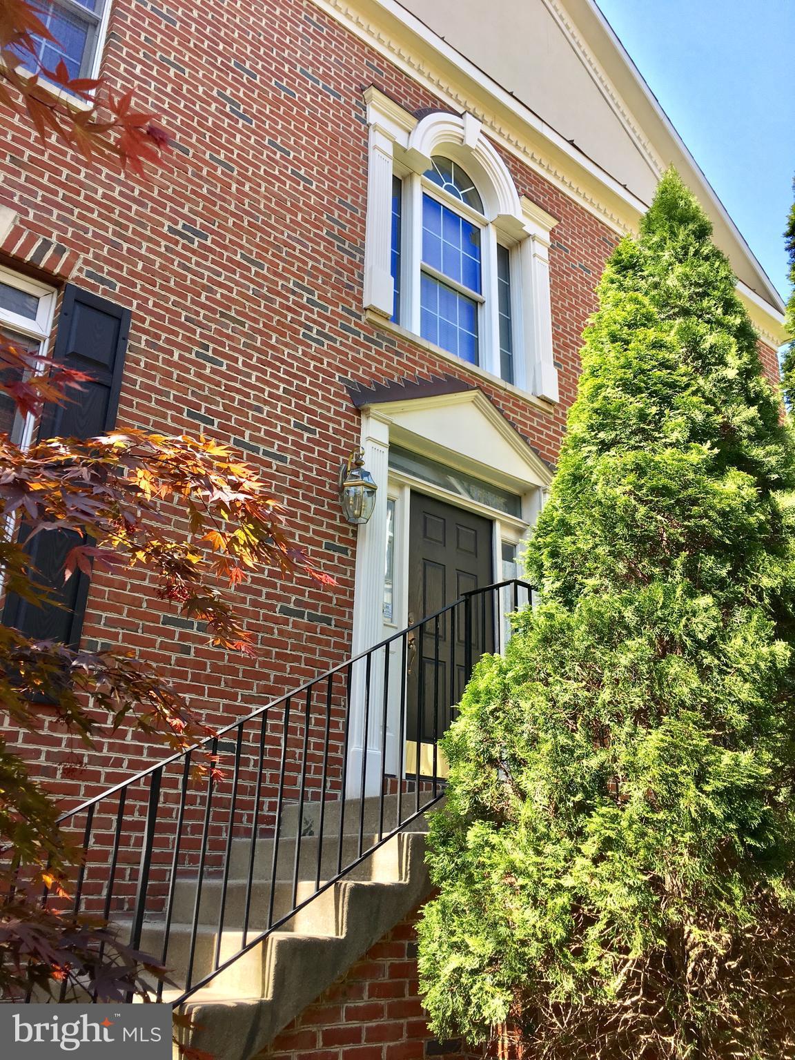 ROSE HILL FALLS - Residential Lease