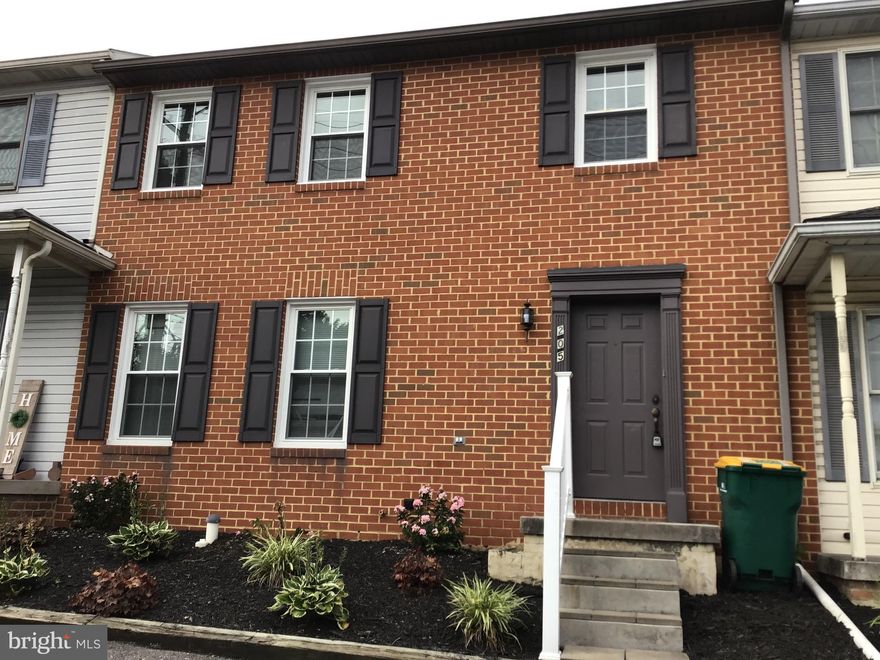 Nice Townhouse in the Boro of Waynesboro, Close to downtown.  Well care for property.  Laminated flooring throughout.   Tenants paid all utilities.  No Animals.  Patio for grilling, small yard.    Good credit and background check required.  Listing agent is the owner.
