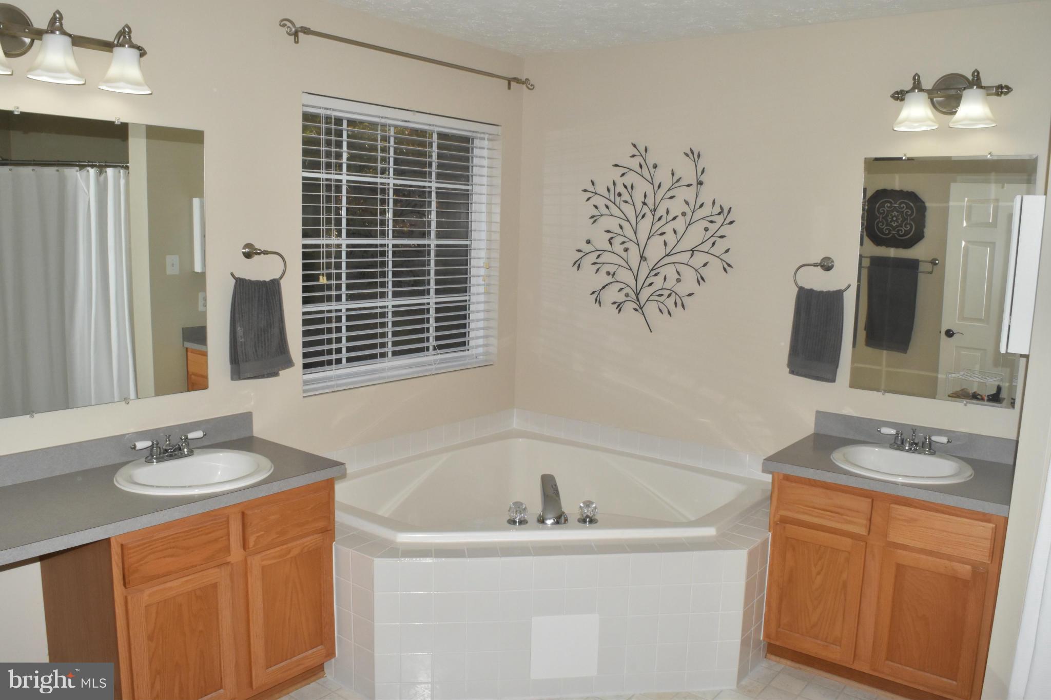 CEDAR COVE - Residential