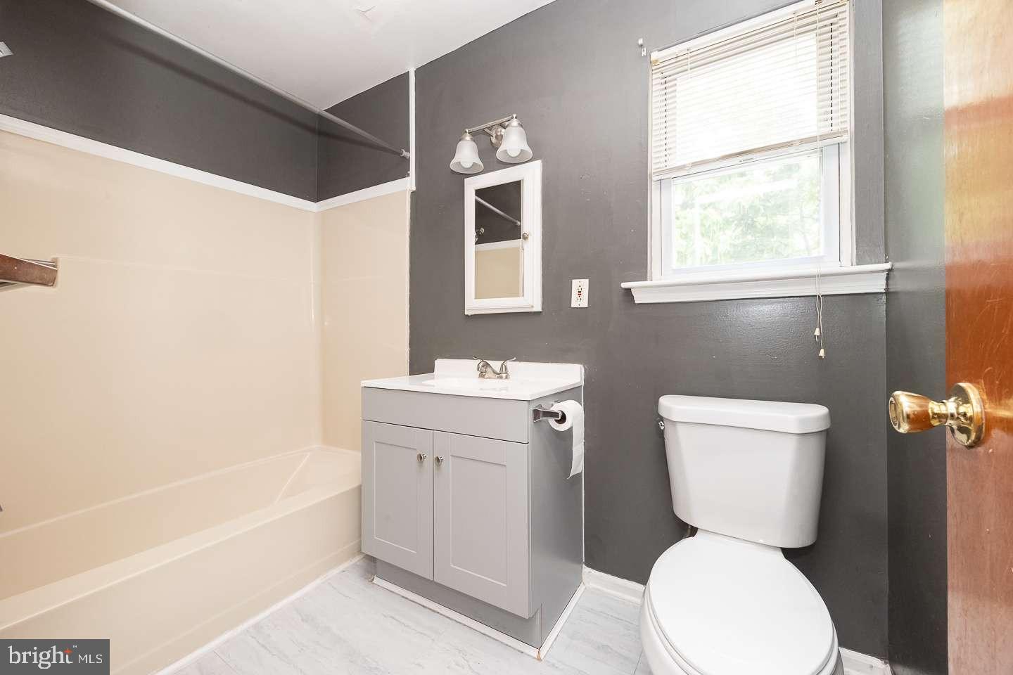 WHITELAND GLEN - Residential Income