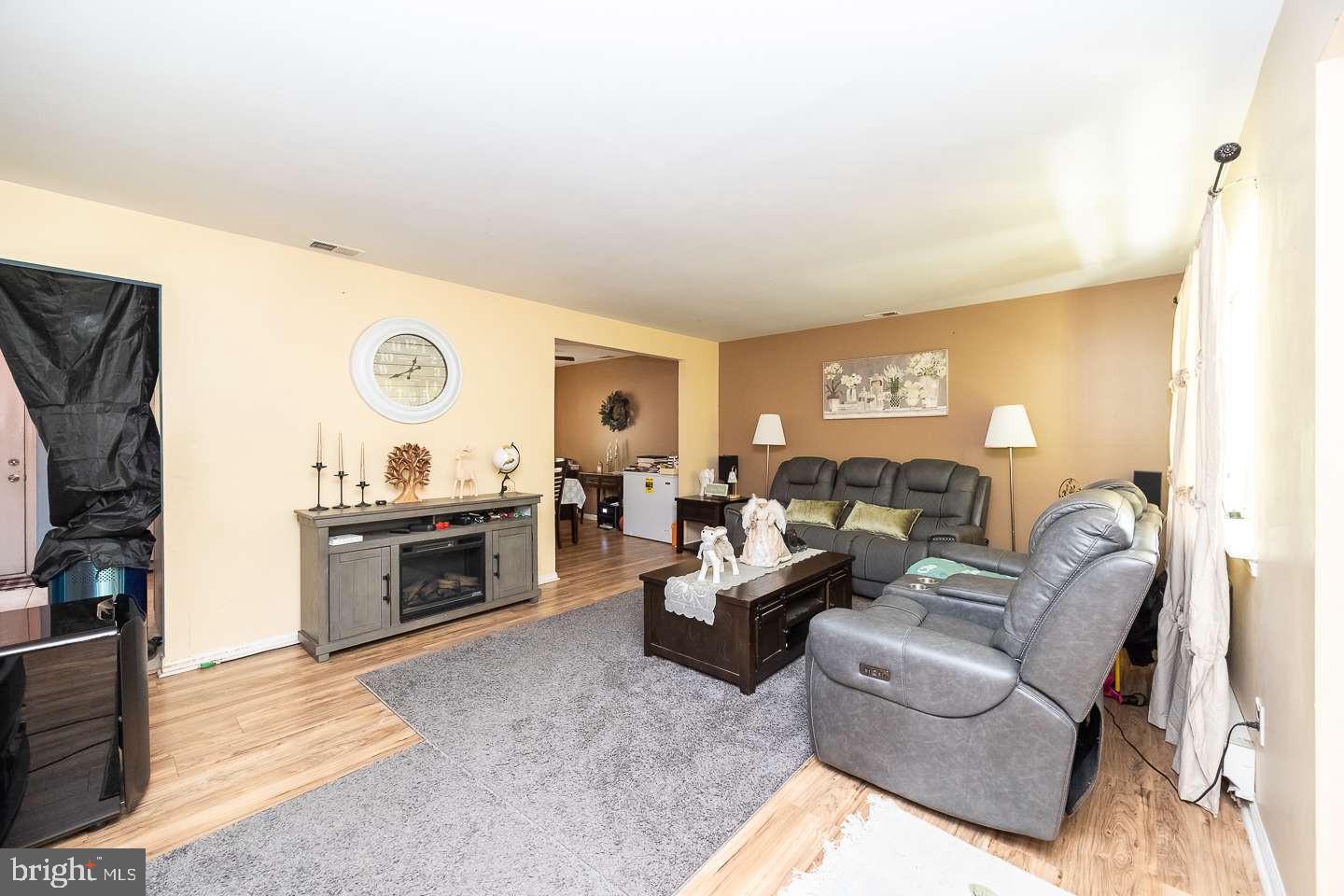 WHITELAND GLEN - Residential Income