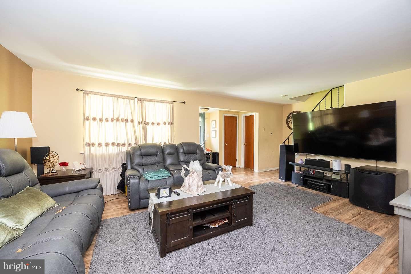 WHITELAND GLEN - Residential Income