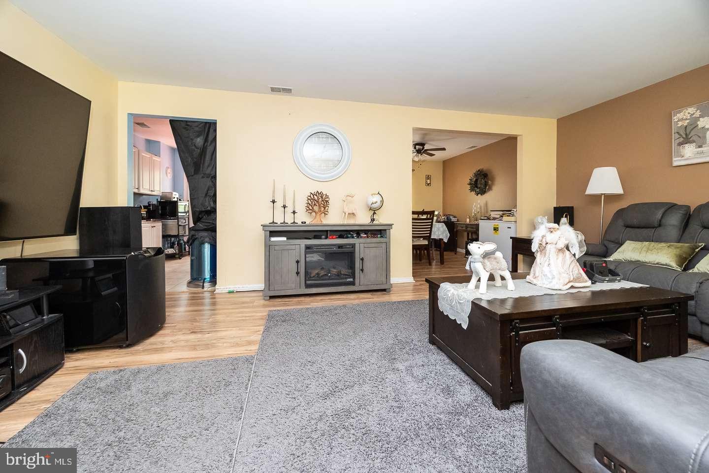 WHITELAND GLEN - Residential Income