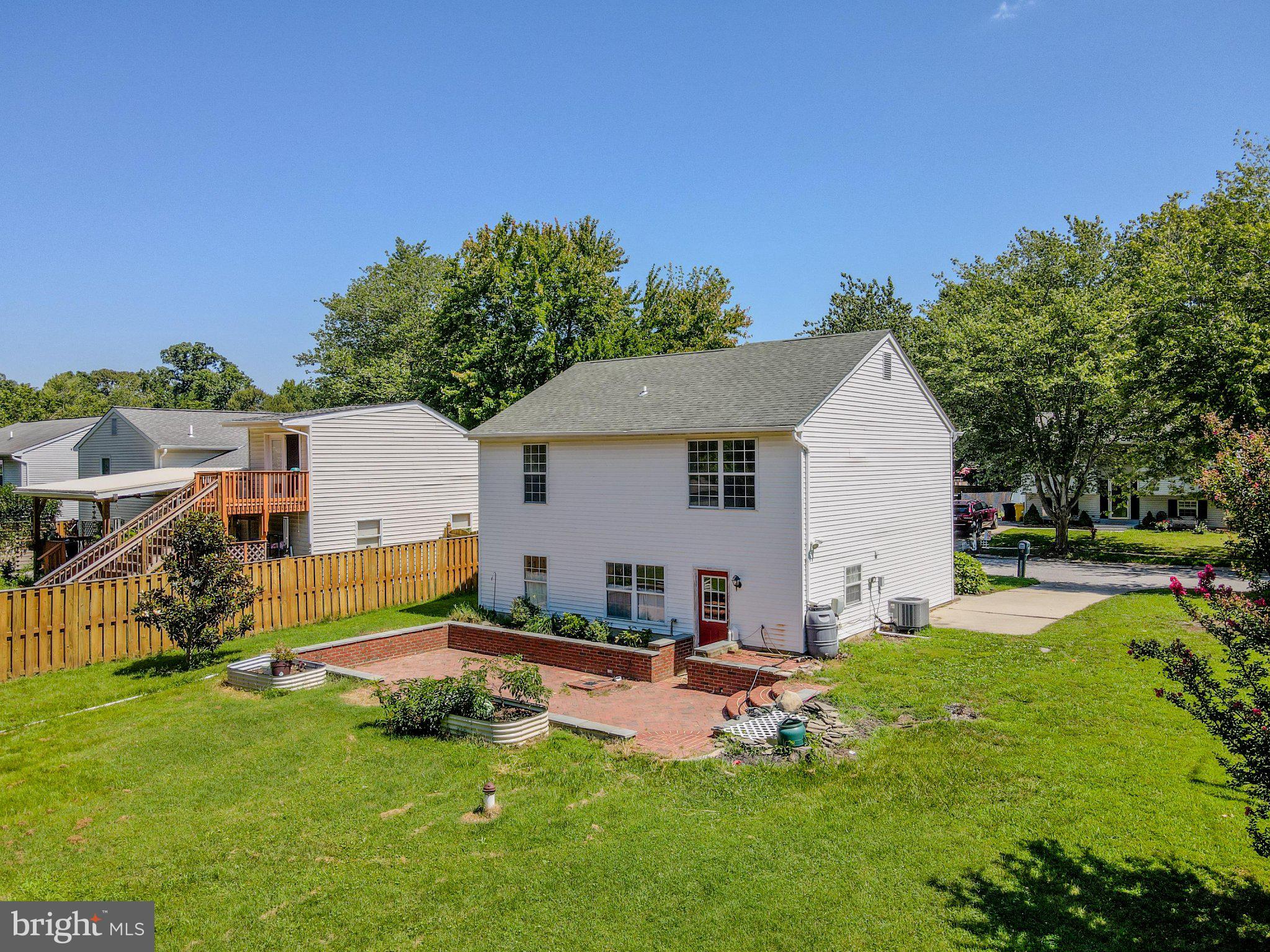 5518 BERKLEY MANOR LANE