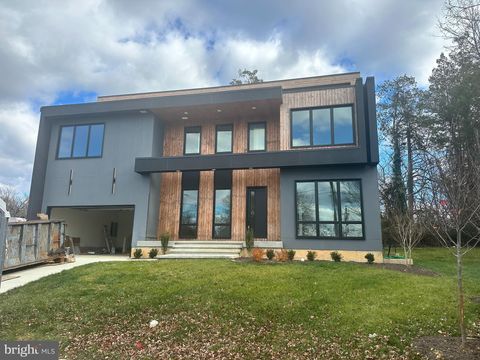 8313 SYRACUSE CIRCLE VIENNA VA 22180