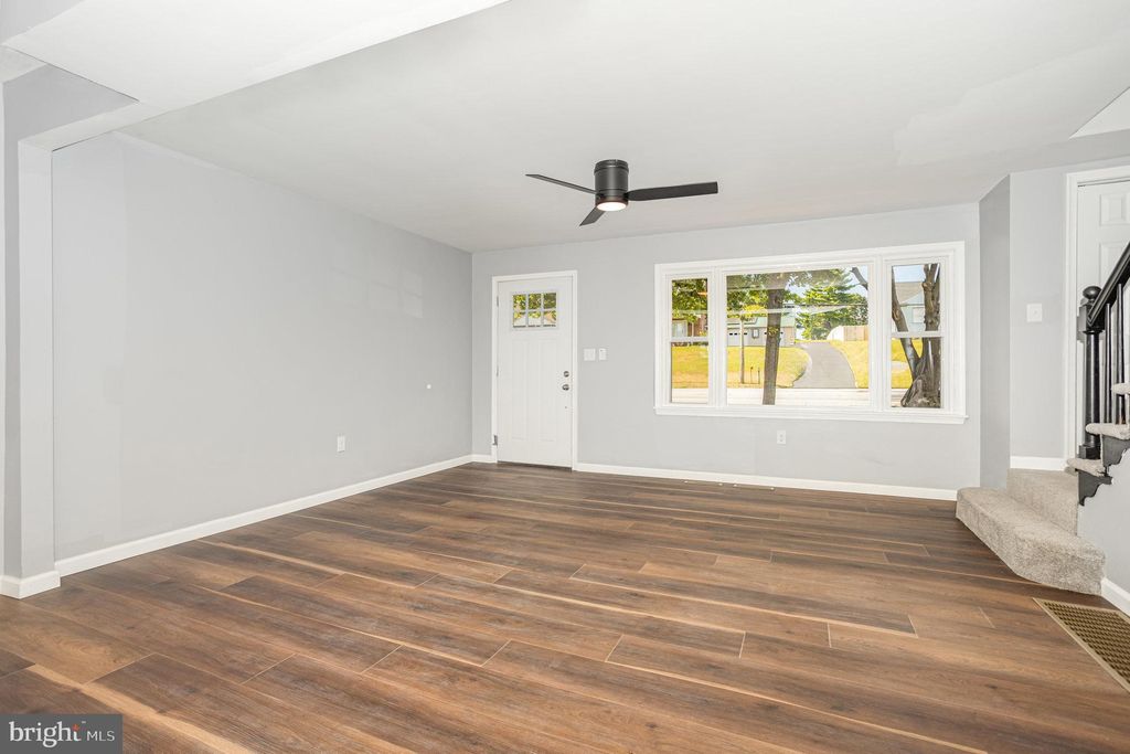 Photo of 932 Hanover Road, YORK, PA 17408 (MLS # PAYK2090398)
