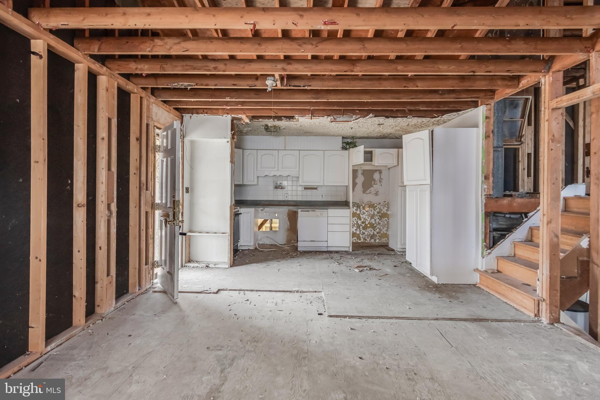 1254 WASHINGTON DRIVE