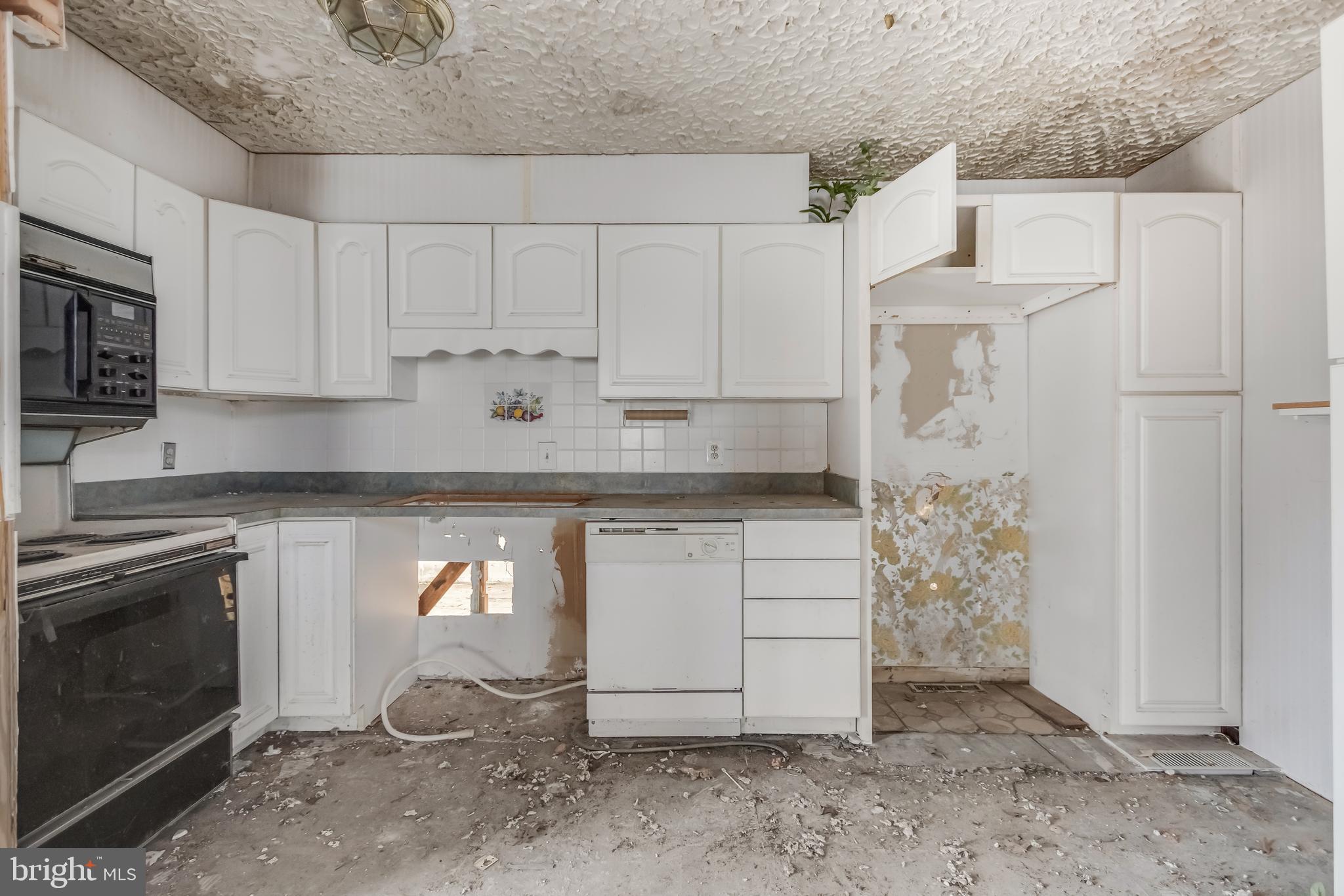 1254 WASHINGTON DRIVE