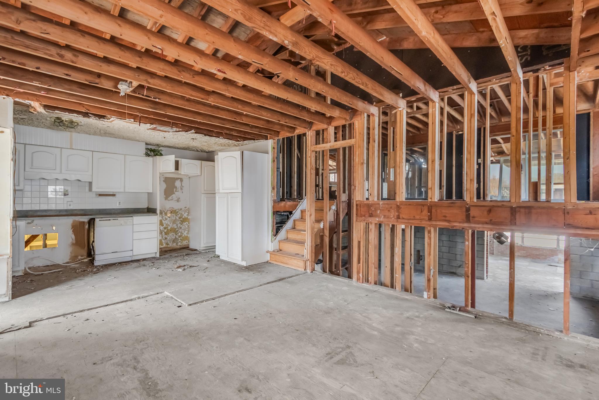 1254 WASHINGTON DRIVE