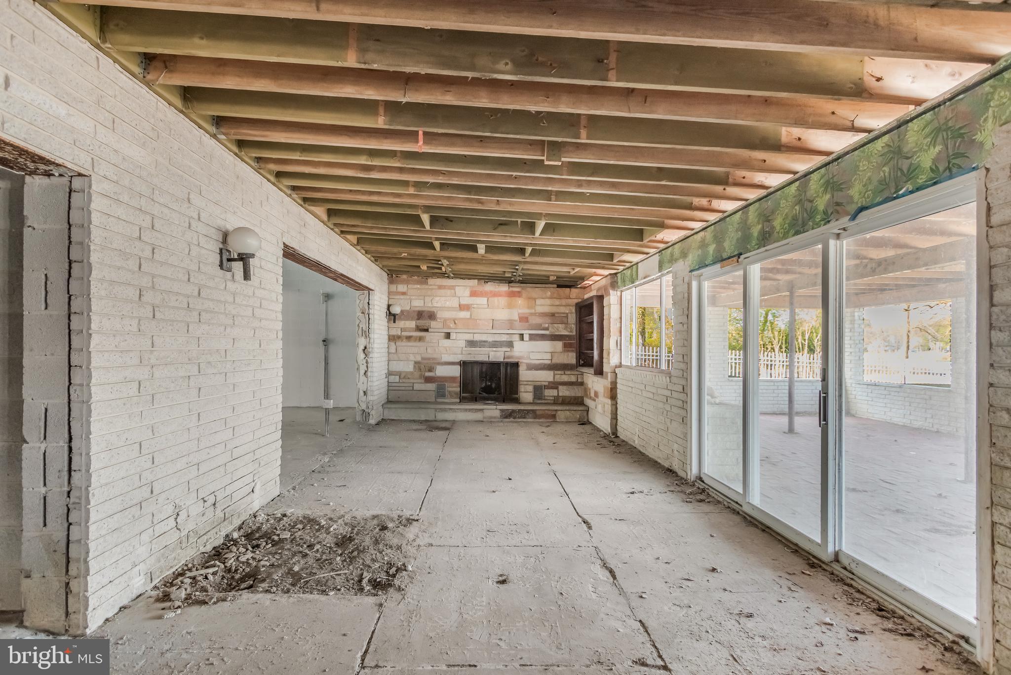 OYSTER HARBOR - Residential