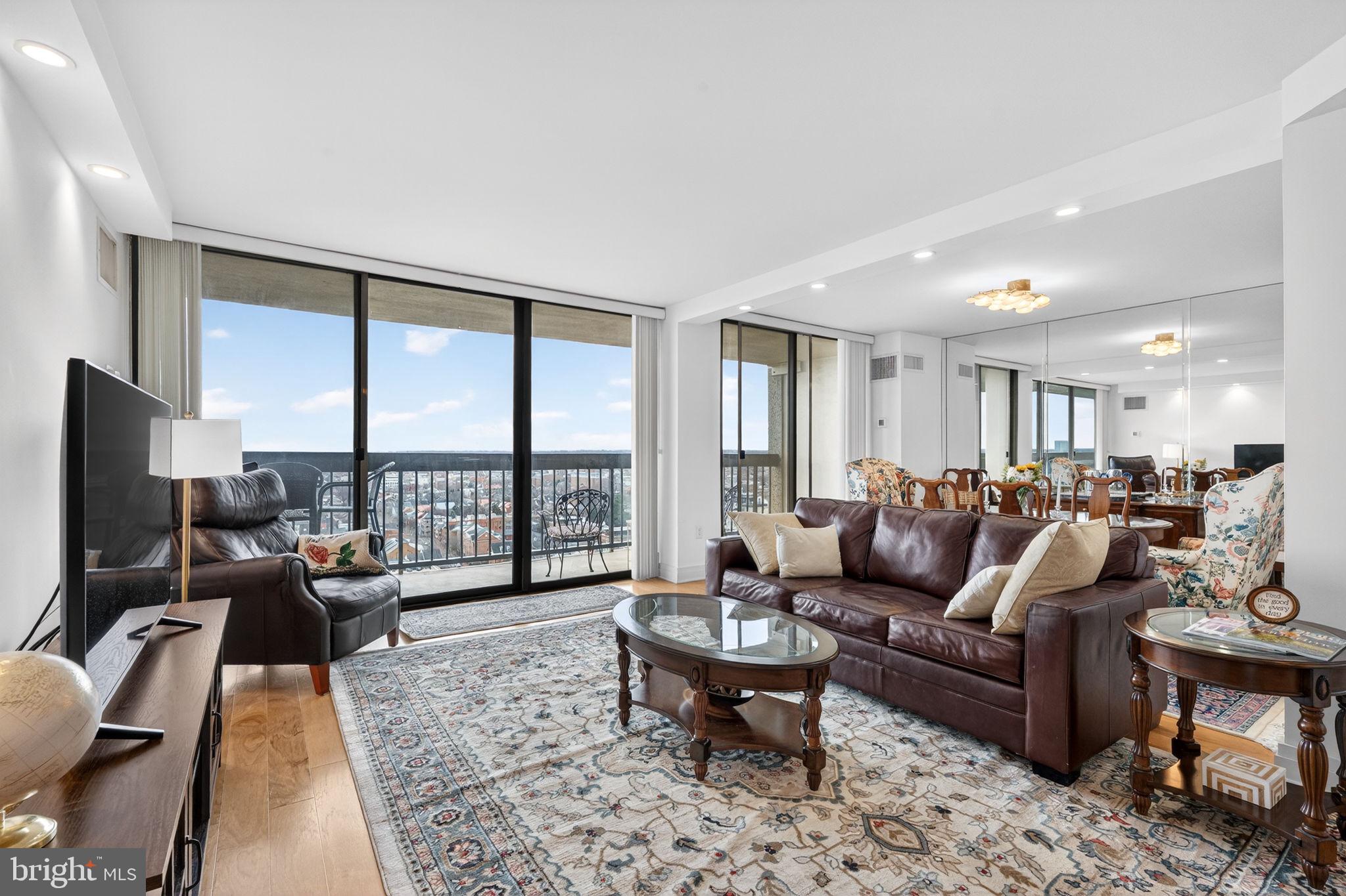 400 MADISON STREET 1810