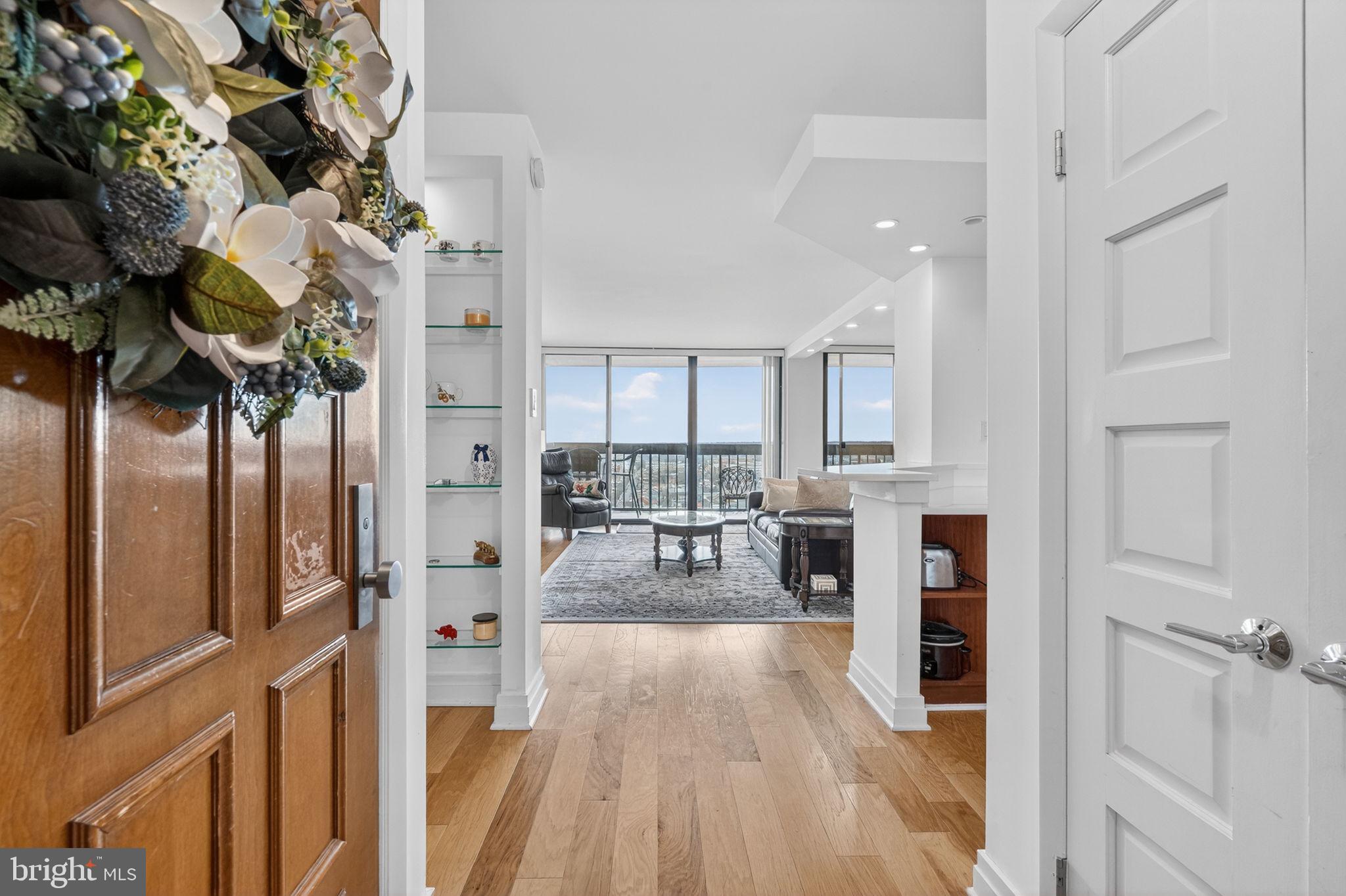 400 MADISON STREET 1810