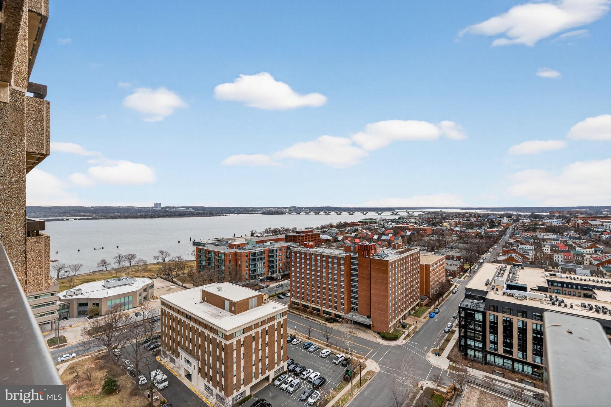 ALEXANDRIA HOUSE - Residential