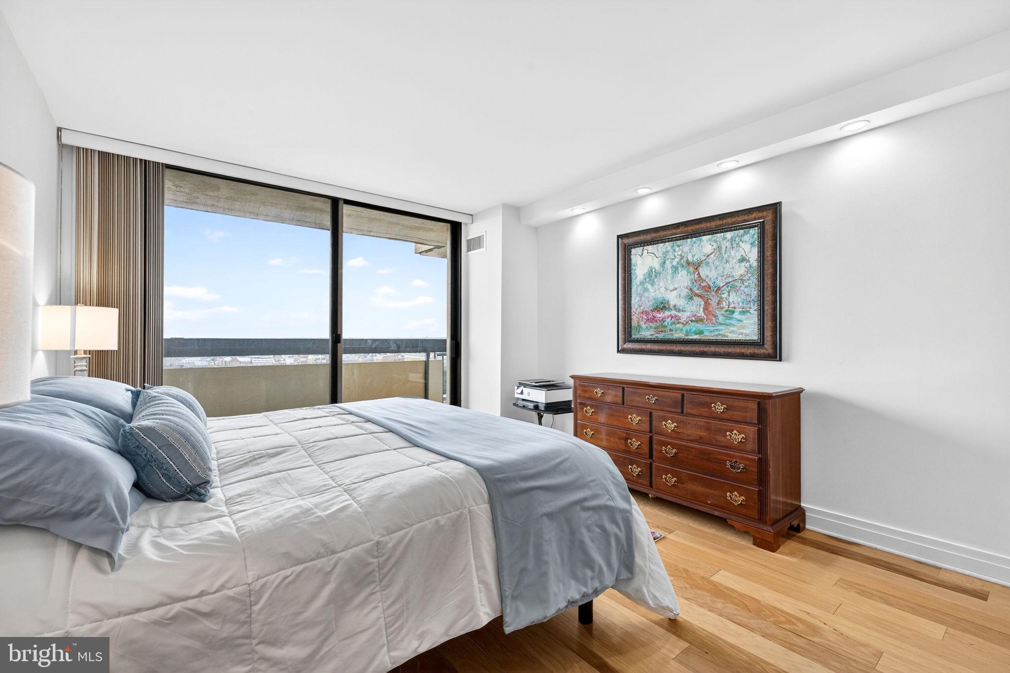 ALEXANDRIA HOUSE - Residential