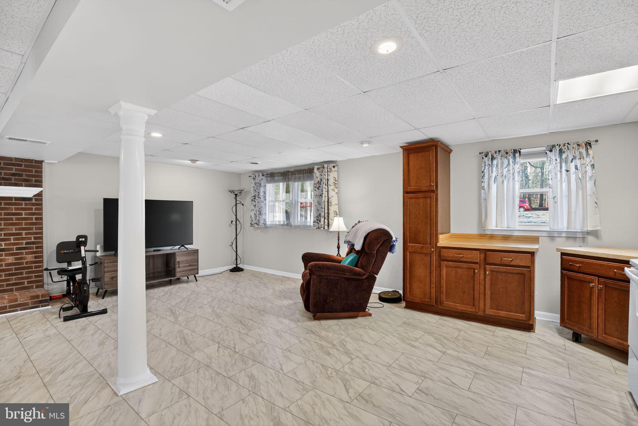 BEVERLY ESTATES - Residential