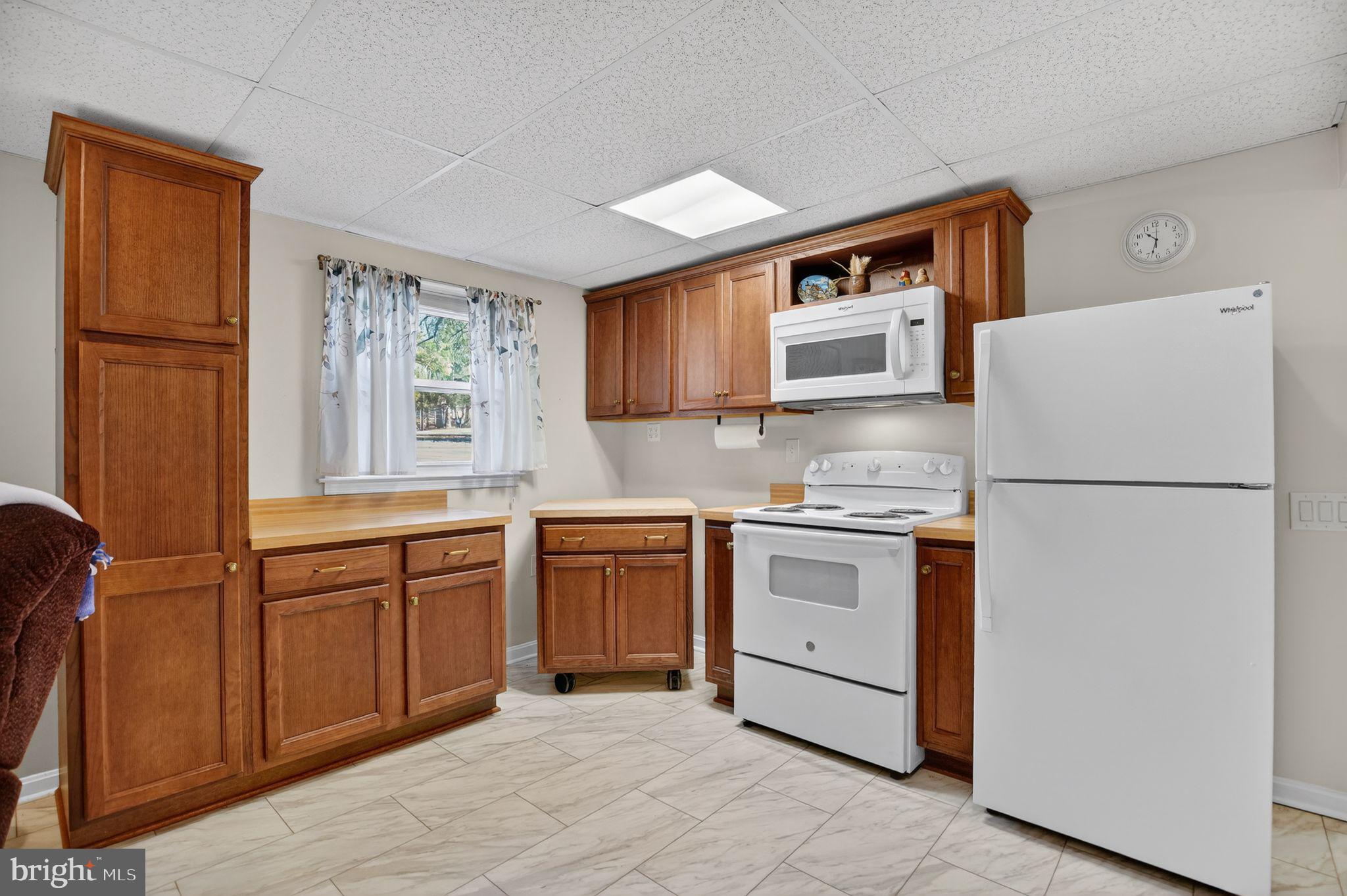 BEVERLY ESTATES - Residential