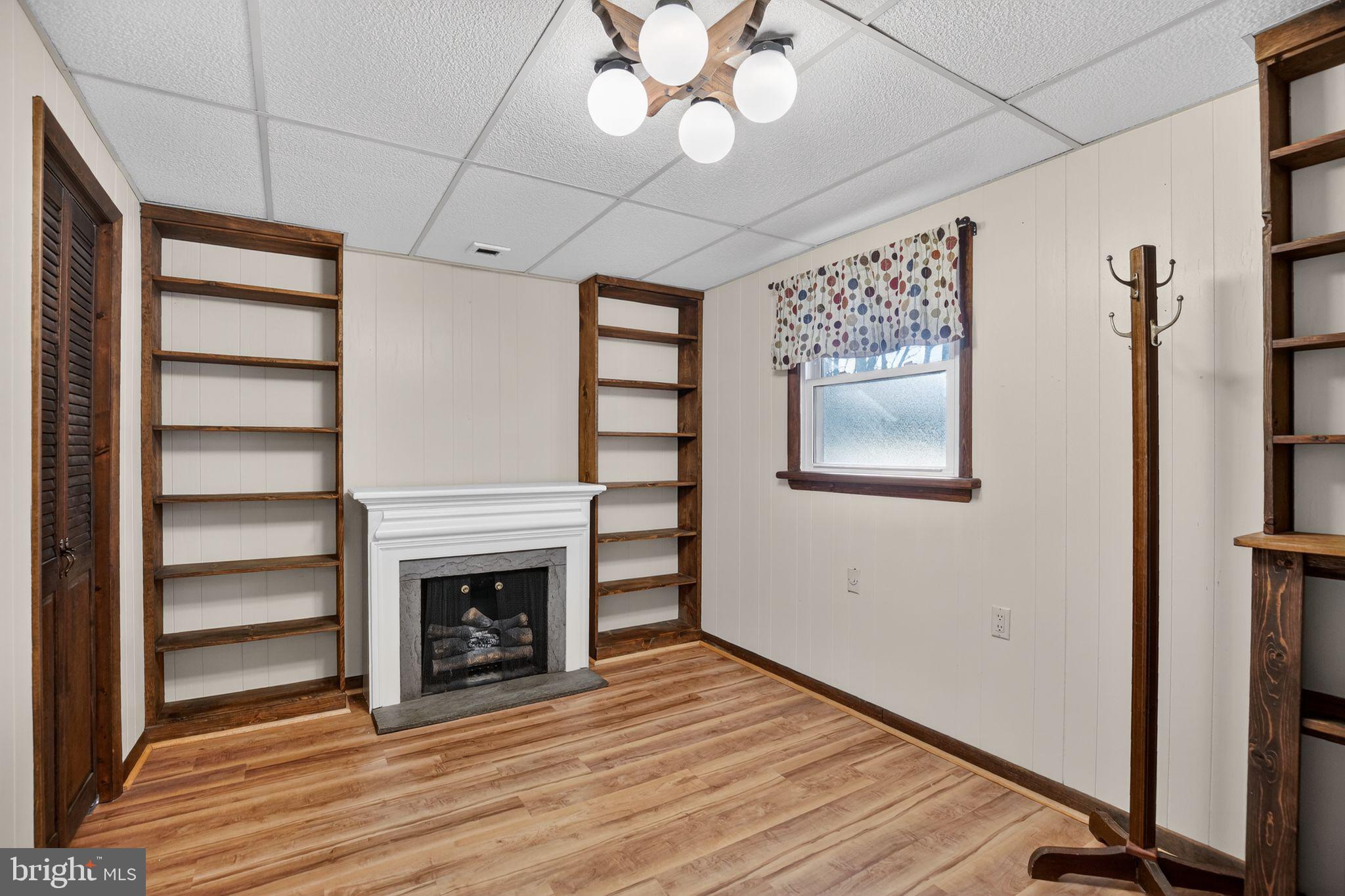 BEVERLY ESTATES - Residential