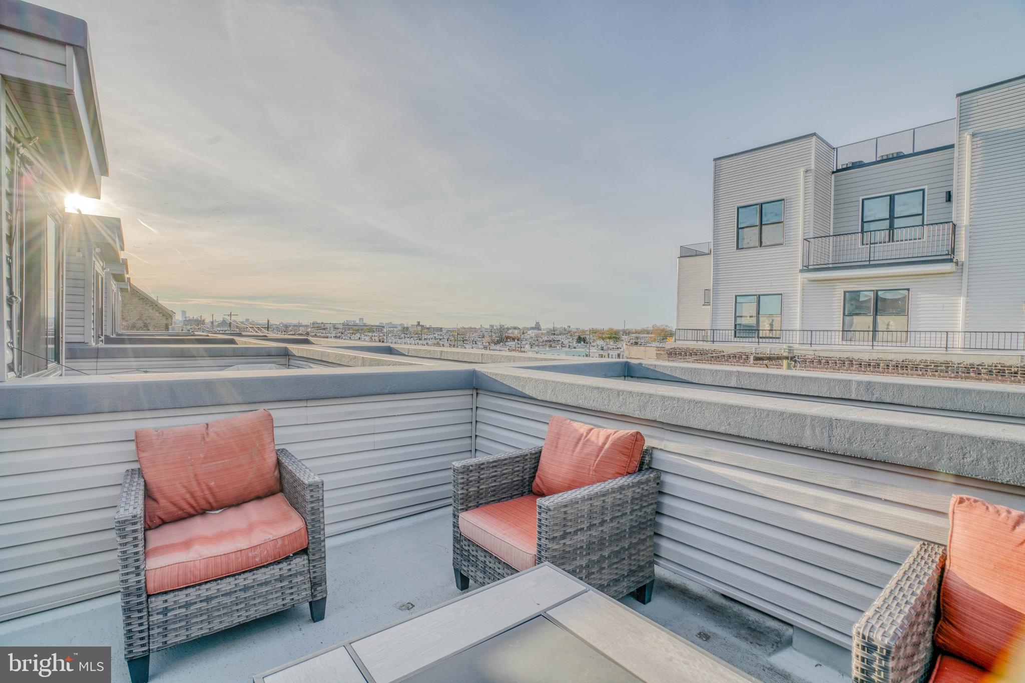 PORT RICHMOND - Residential