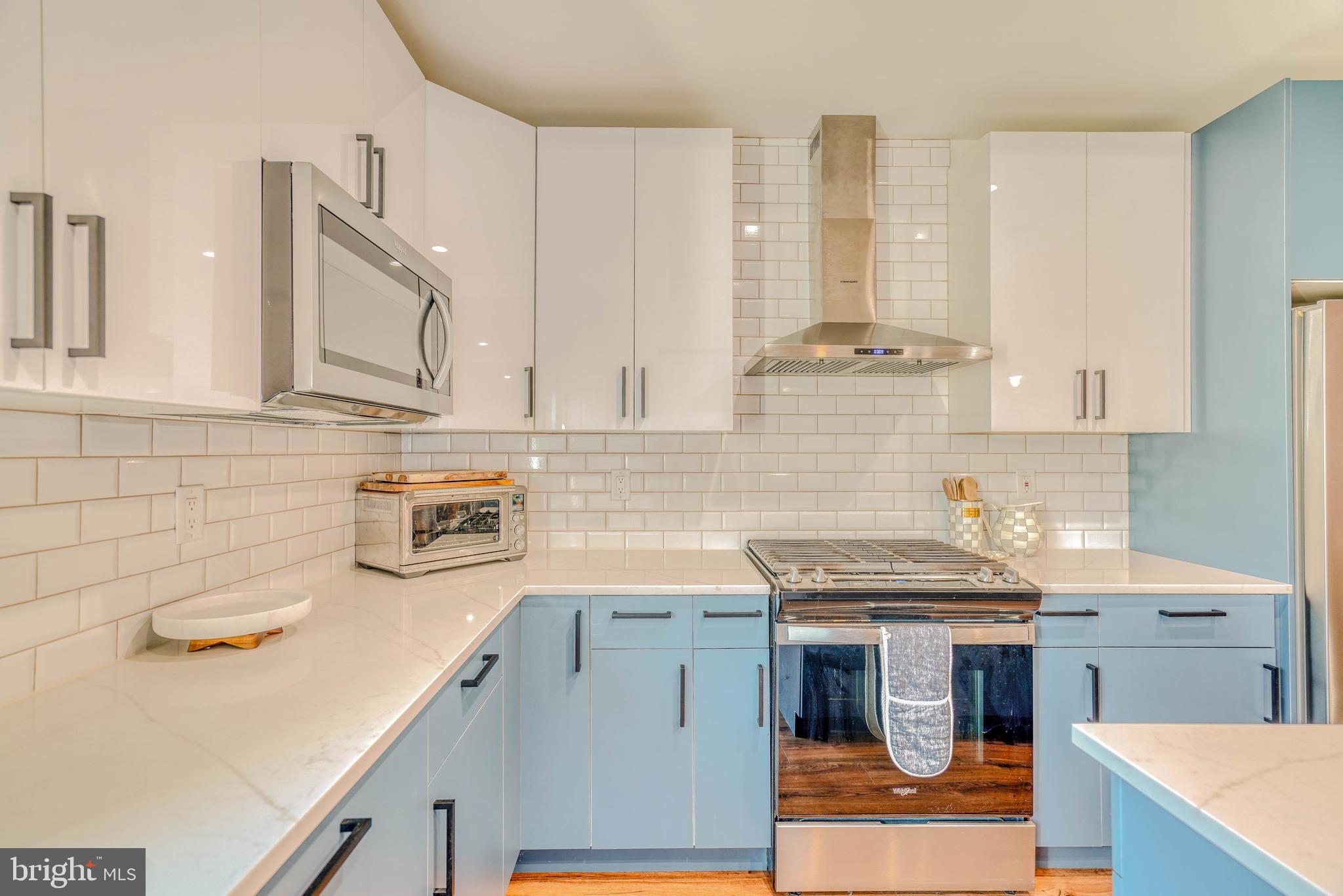 PORT RICHMOND - Residential