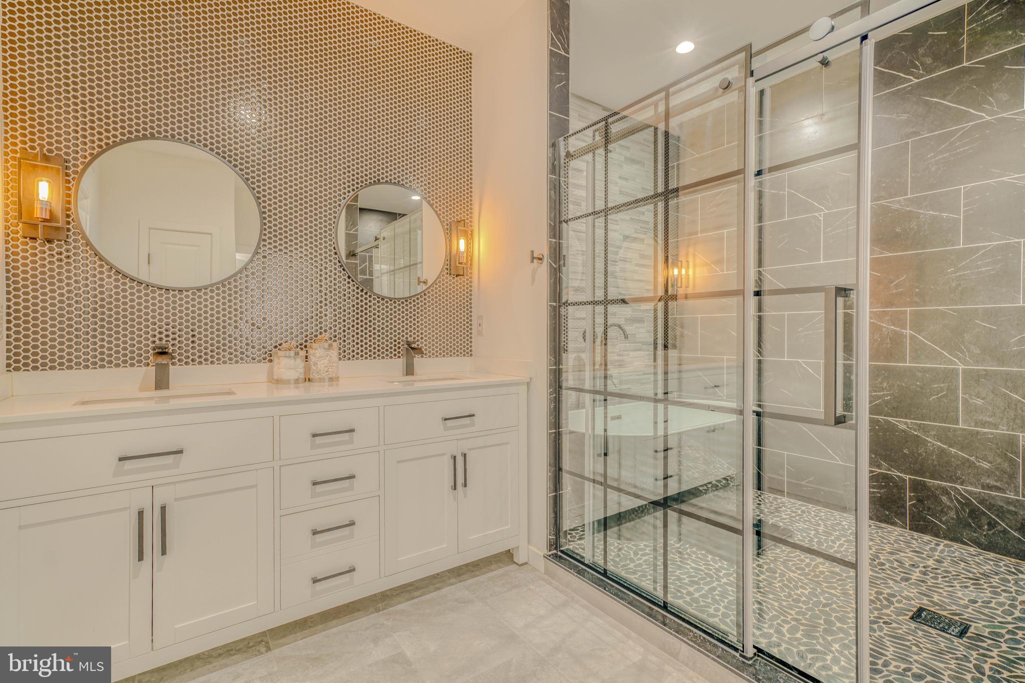 PORT RICHMOND - Residential