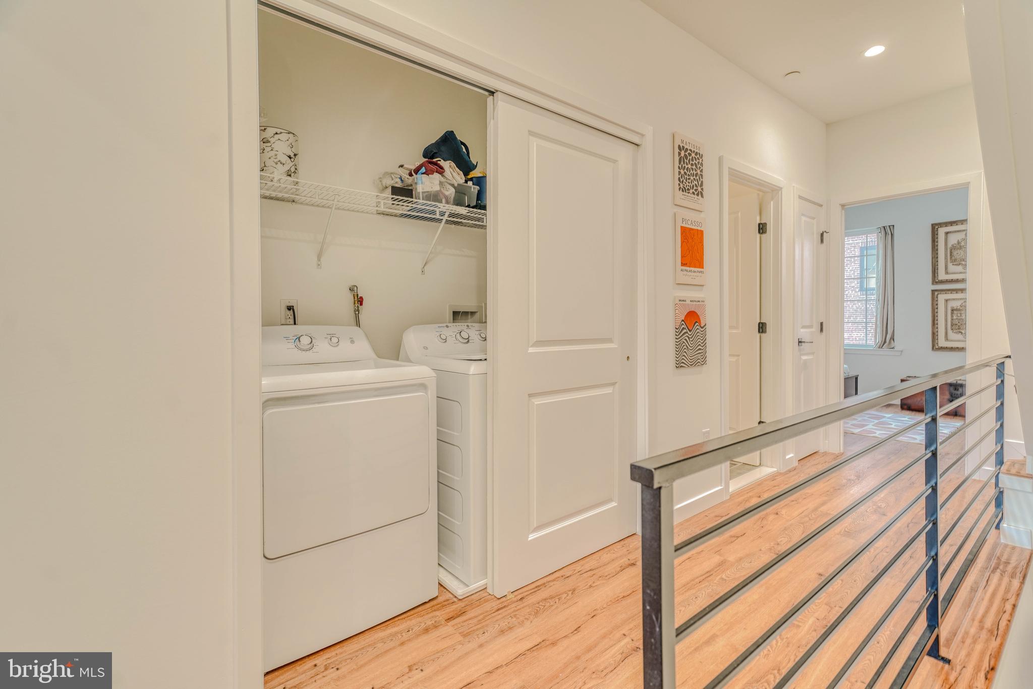 PORT RICHMOND - Residential